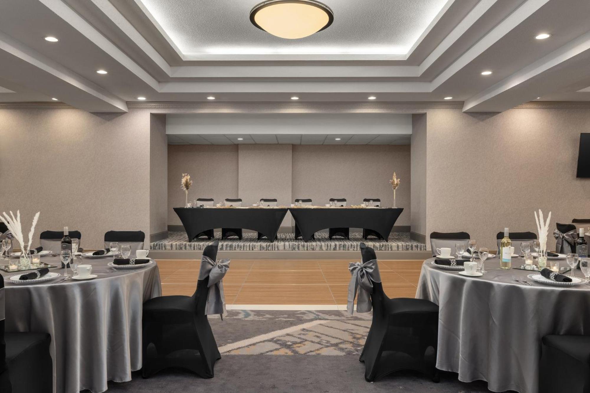 Holiday Inn Dubuque/Galena By Ihg Extérieur photo