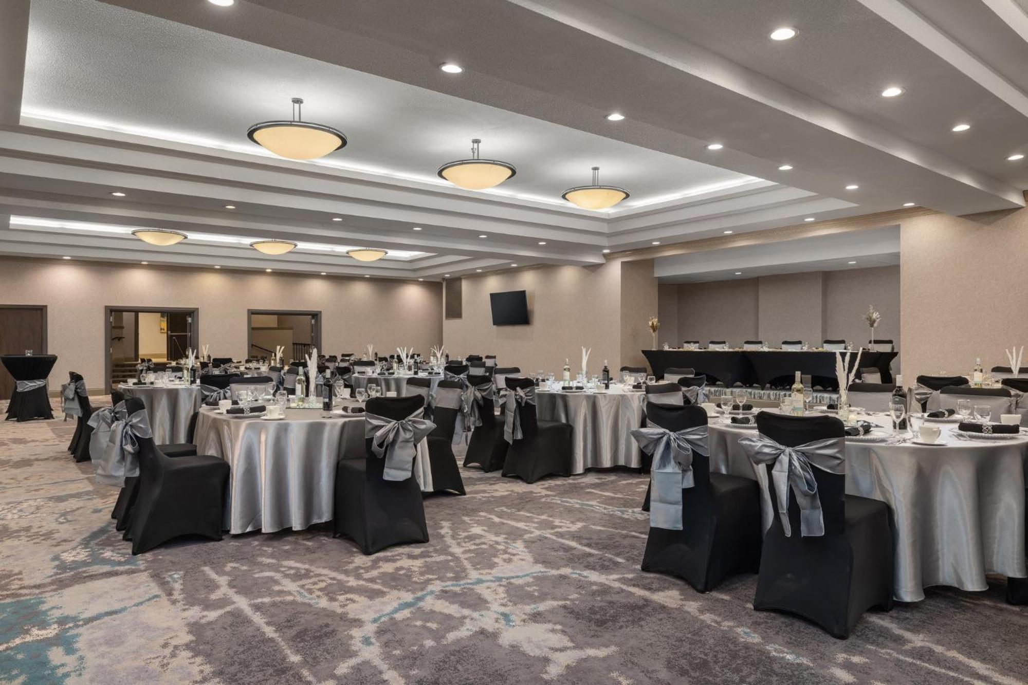 Holiday Inn Dubuque/Galena By Ihg Extérieur photo