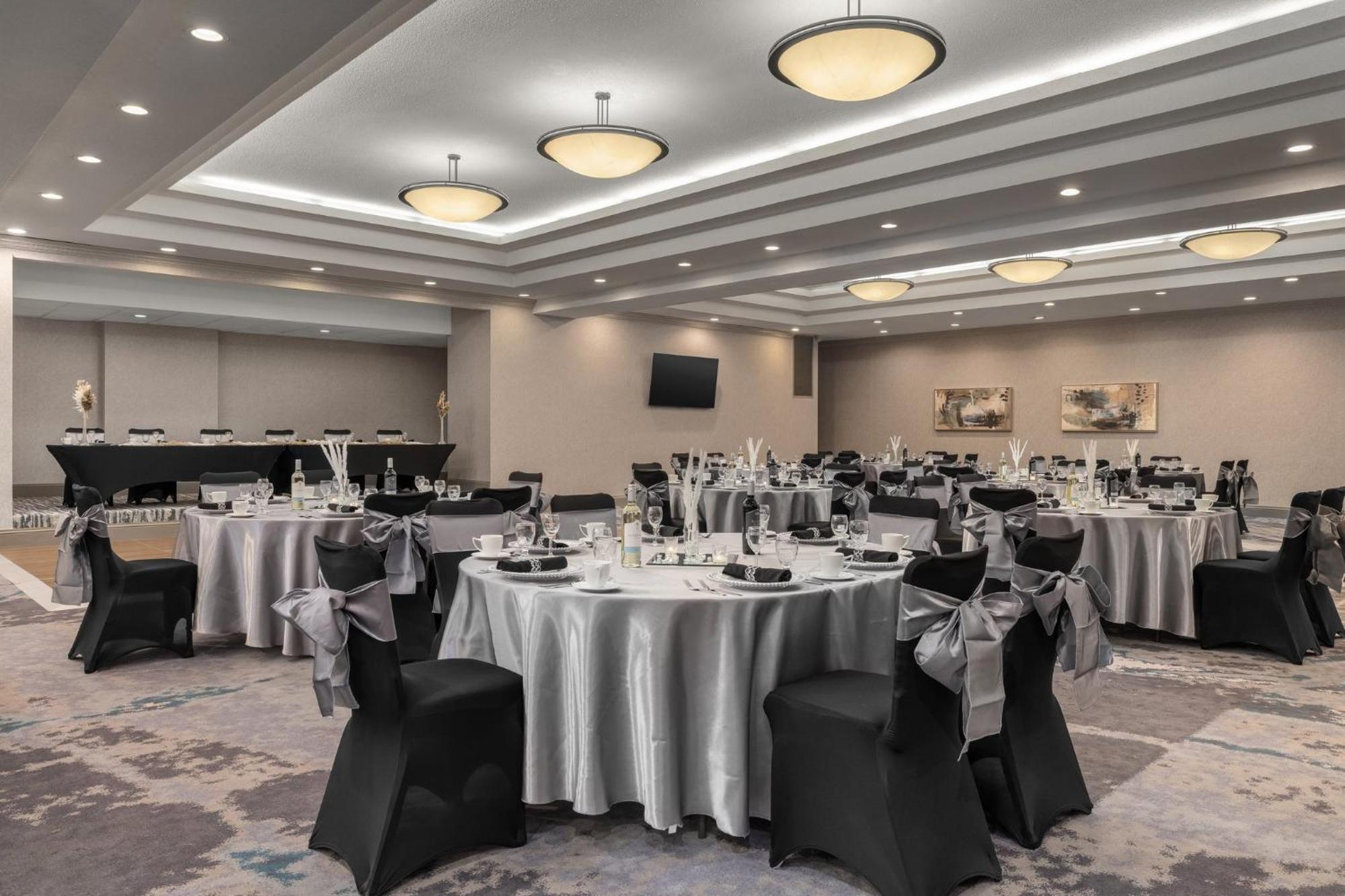 Holiday Inn Dubuque/Galena By Ihg Extérieur photo
