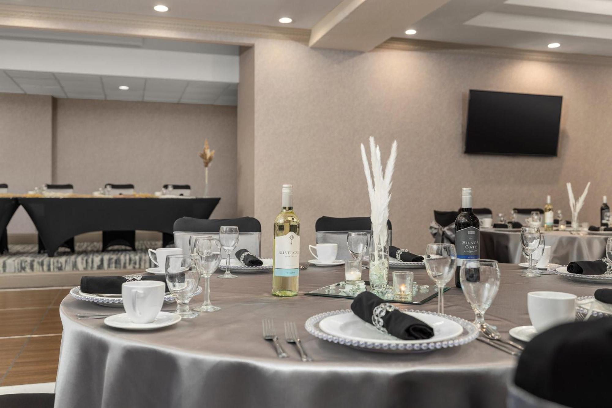 Holiday Inn Dubuque/Galena By Ihg Extérieur photo