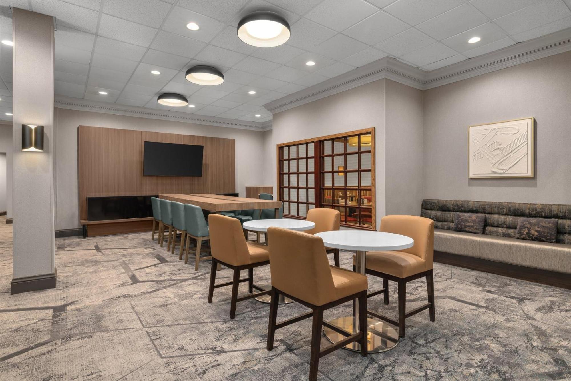 Holiday Inn Dubuque/Galena By Ihg Extérieur photo